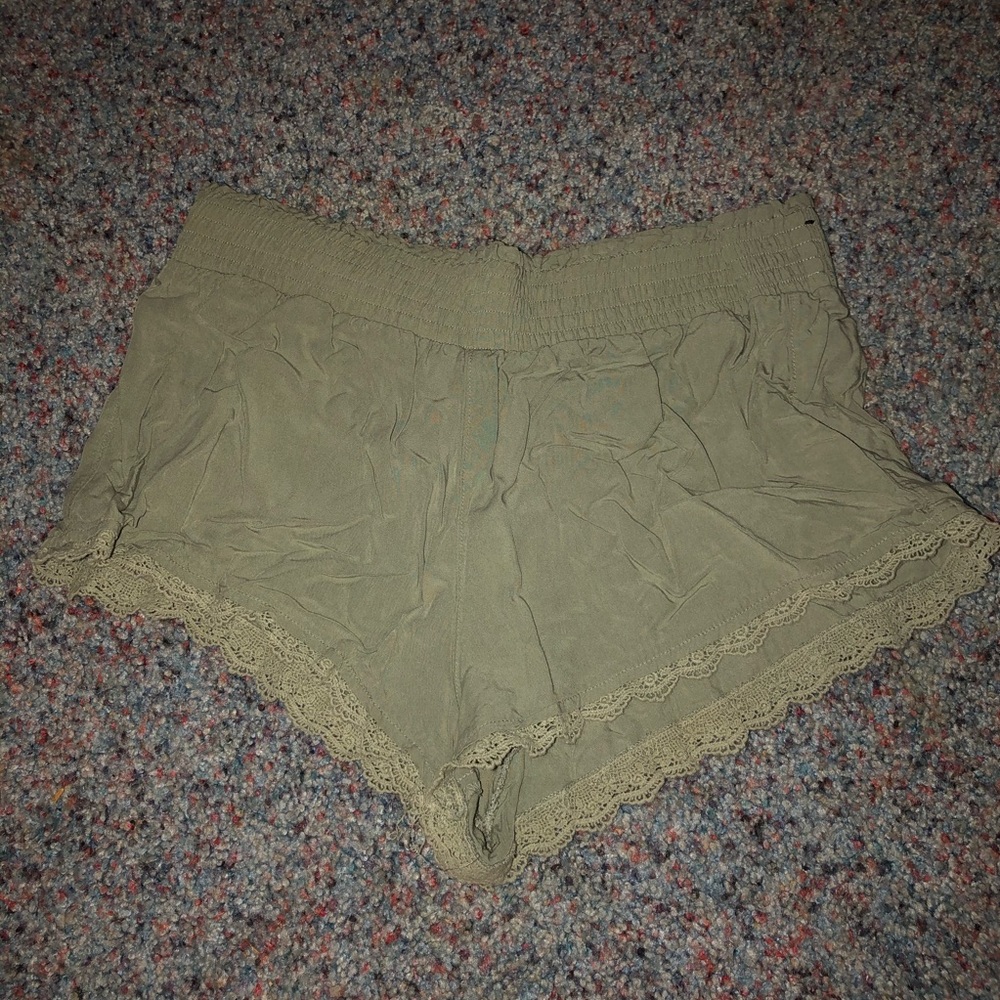 Army green leisure shorts
